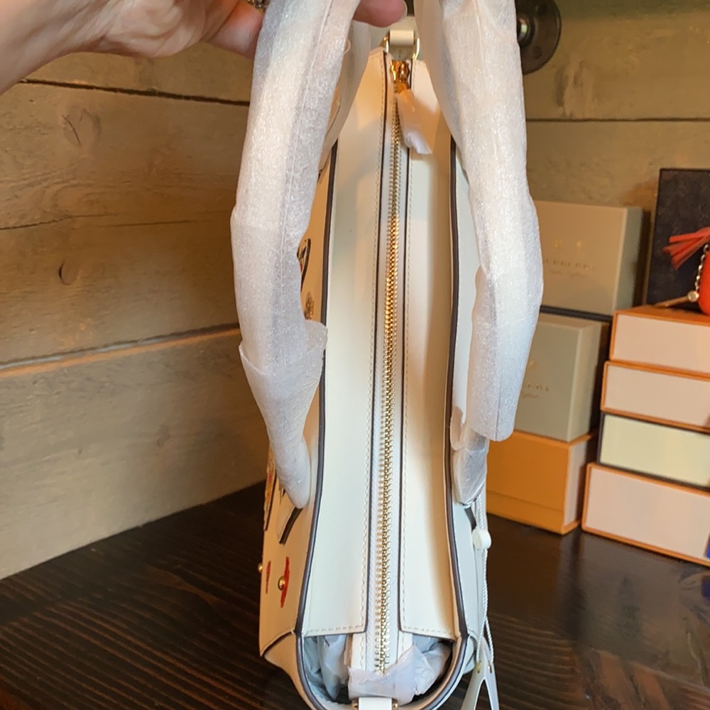 Tory Burch Emerson Crossbody Zip Tote - Picture 10 of 17